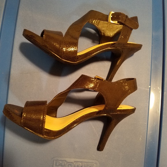 💚 Kelly & Katie DSW Heels - Picture 5 of 5